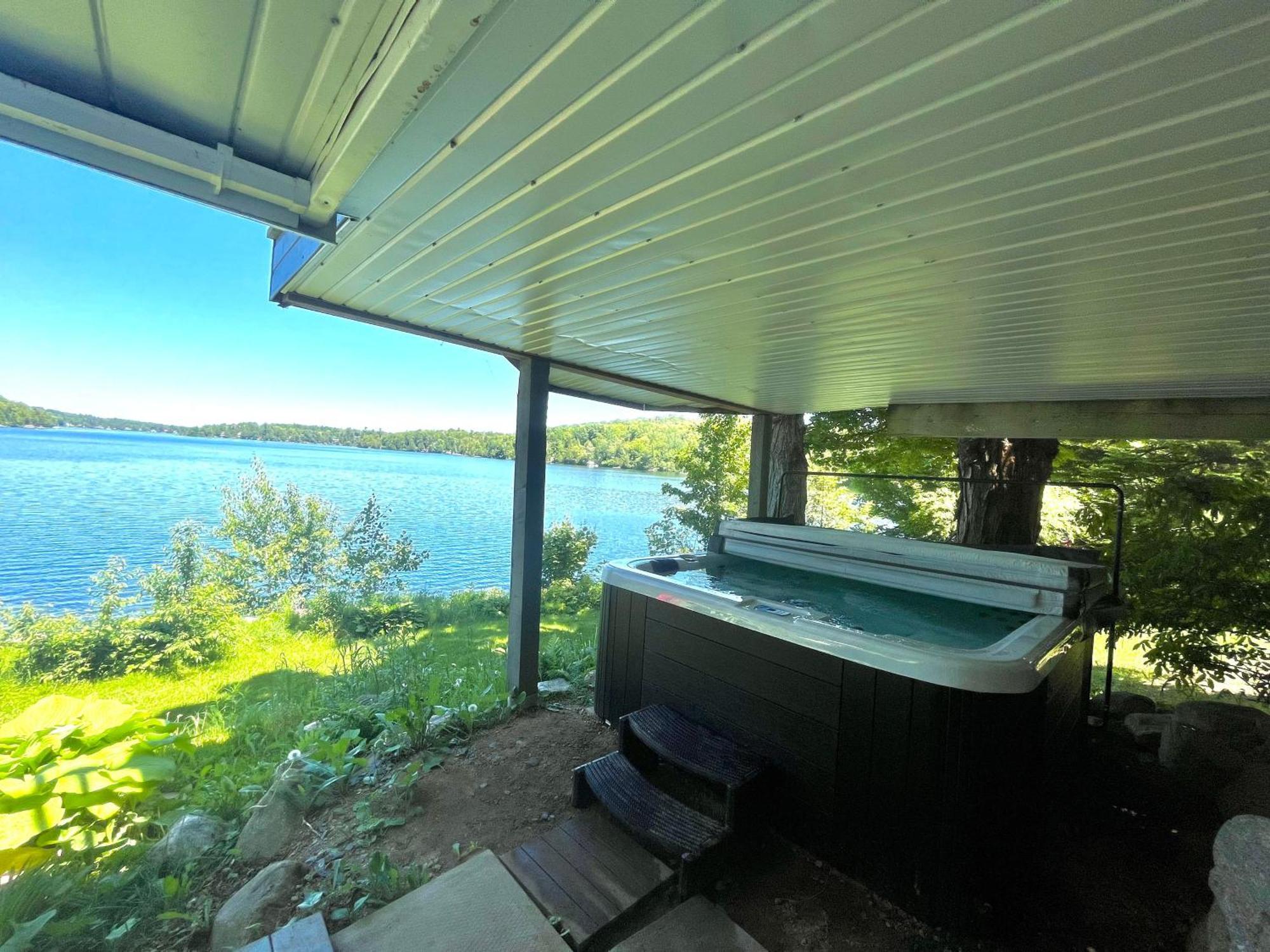 Breathtaking Lake View With Spa Chalet 360 Chertsey Extérieur photo