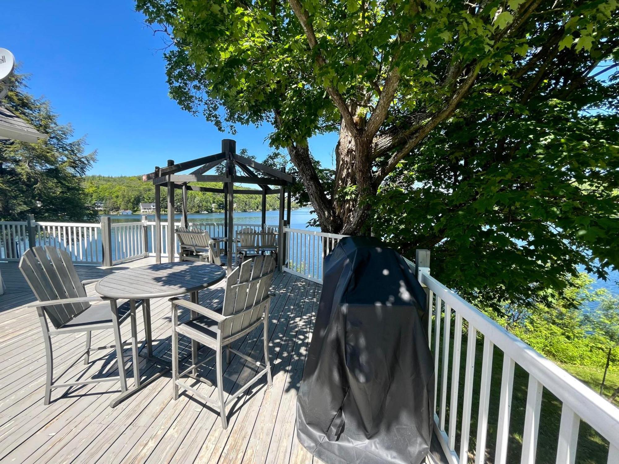 Breathtaking Lake View With Spa Chalet 360 Chertsey Extérieur photo